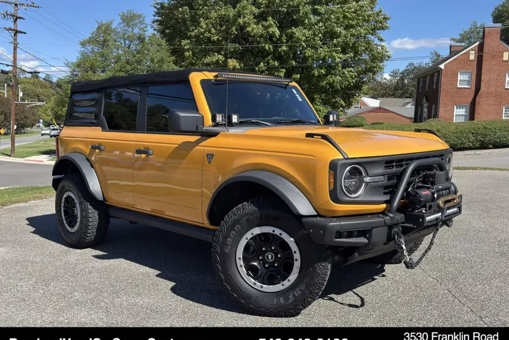2022 Ford Bronco Base photo 1