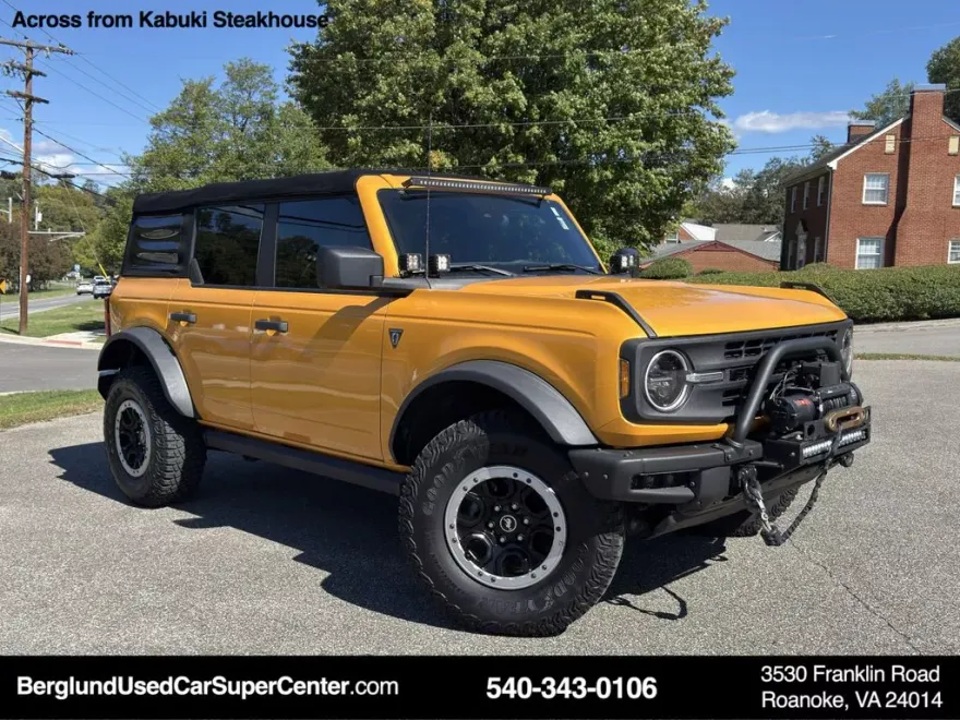 2022 Ford Bronco Base photo 1