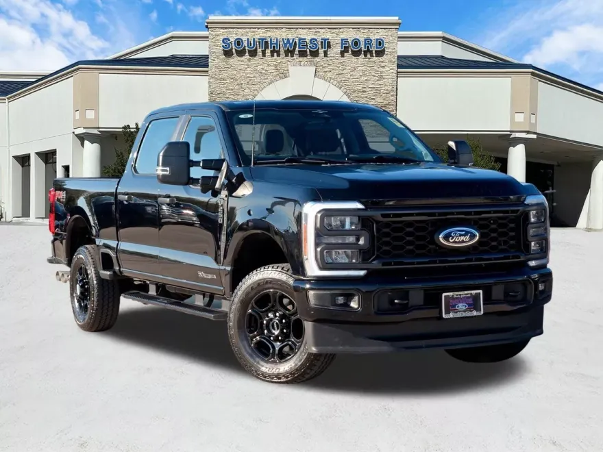 2023 Ford F-250 photo 1