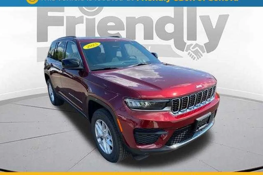 2025 Jeep Grand Cherokee Laredo X photo 1
