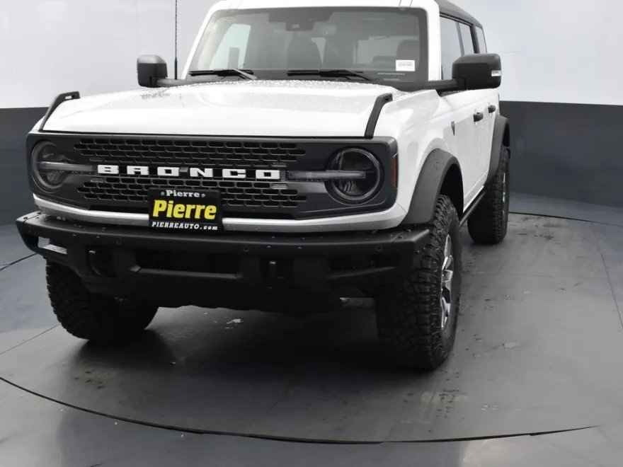 2025 Ford Bronco Badlands photo 1