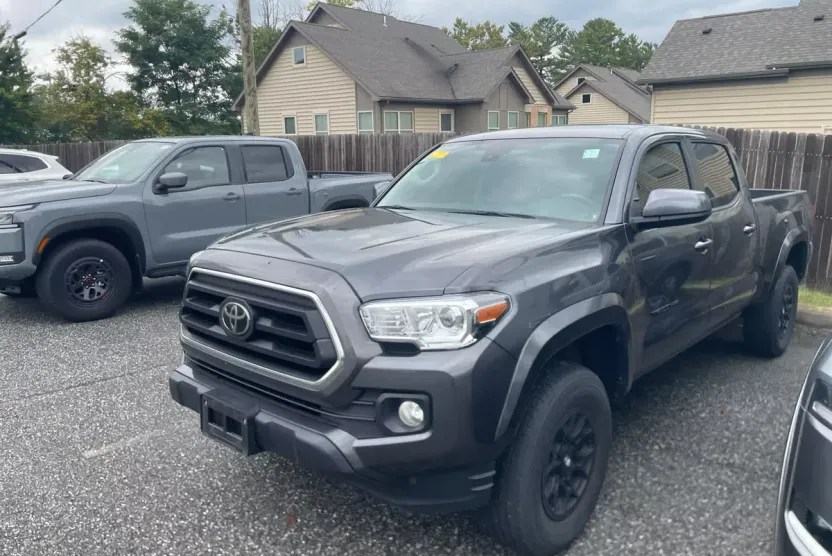 2022 Toyota Tacoma SR5 Double Cab V6 photo 1