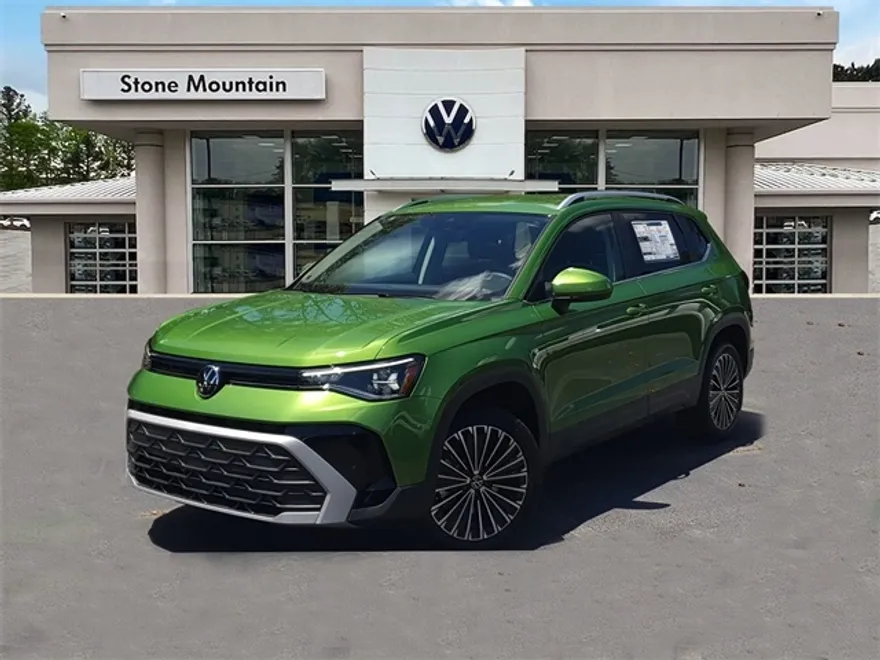 2025 Volkswagen Taos SE photo 1
