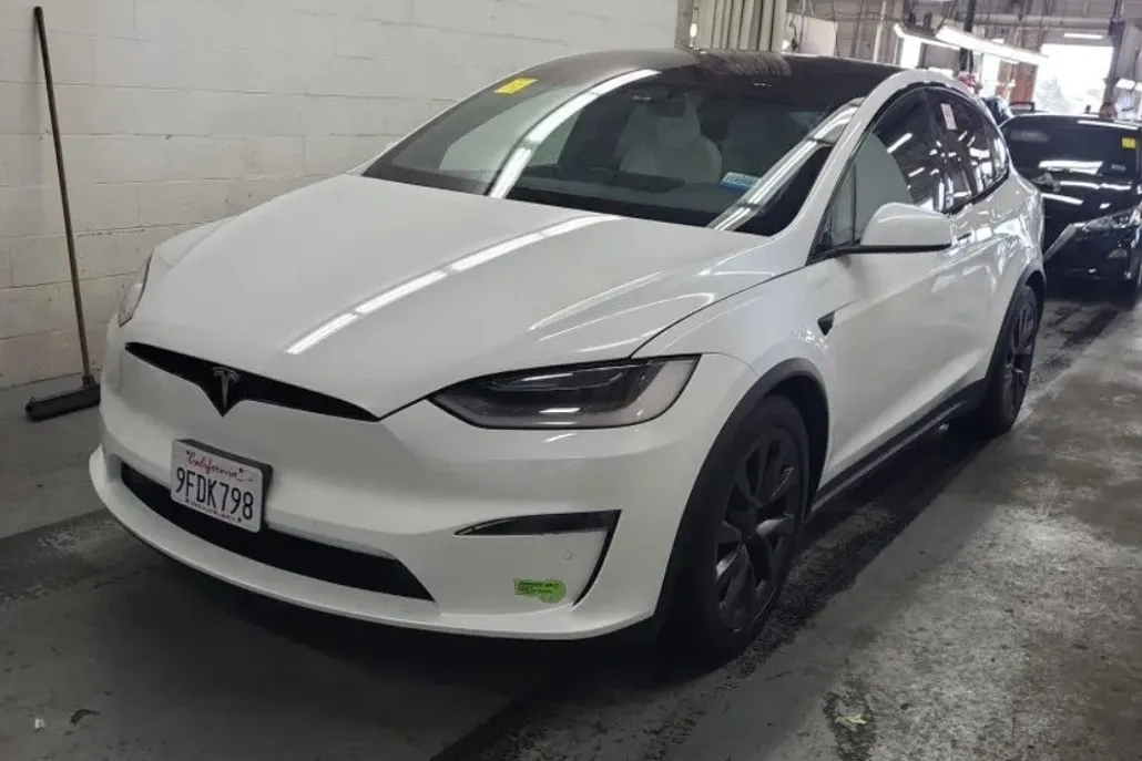 2023 Tesla Model X Plaid photo 1