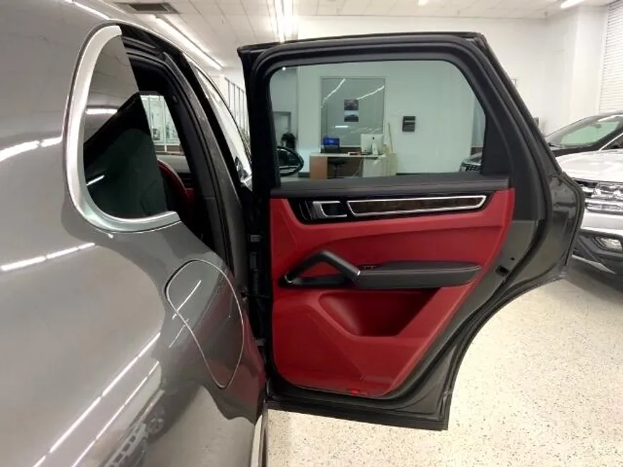 2019 Porsche Cayenne photo 30