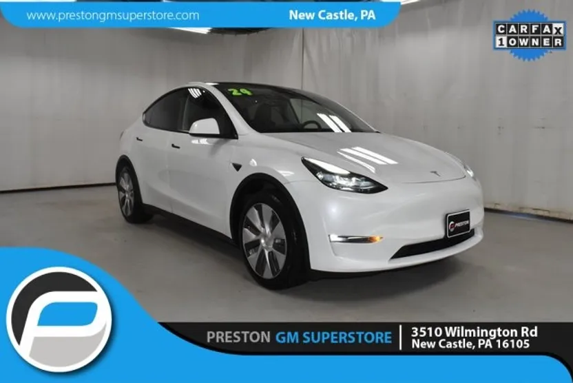 2024 Tesla Model Y Long Range photo 1