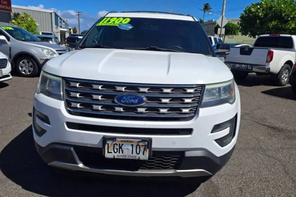 2016 Ford Explorer XLT photo 1