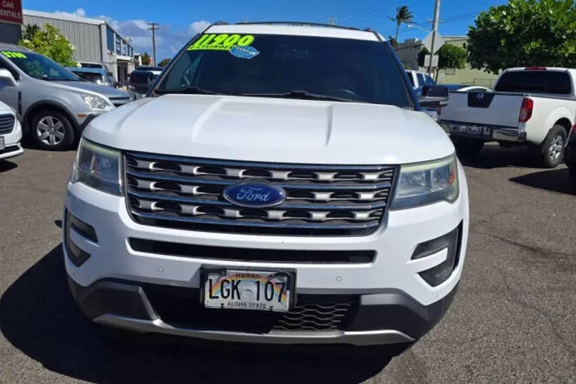 2016 Ford Explorer XLT photo 1