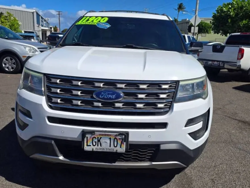 2016 Ford Explorer XLT photo 1