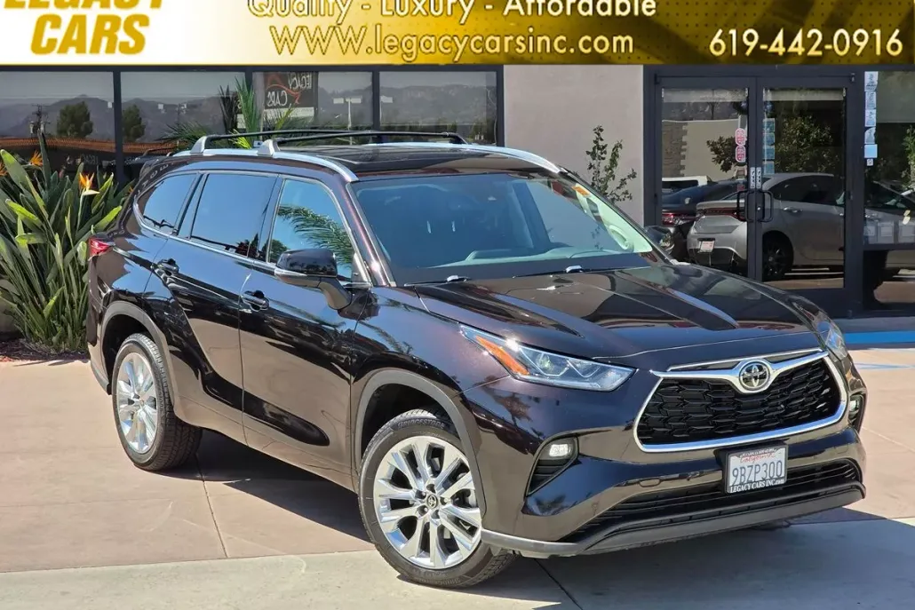 2022 Toyota Highlander Limited photo 1