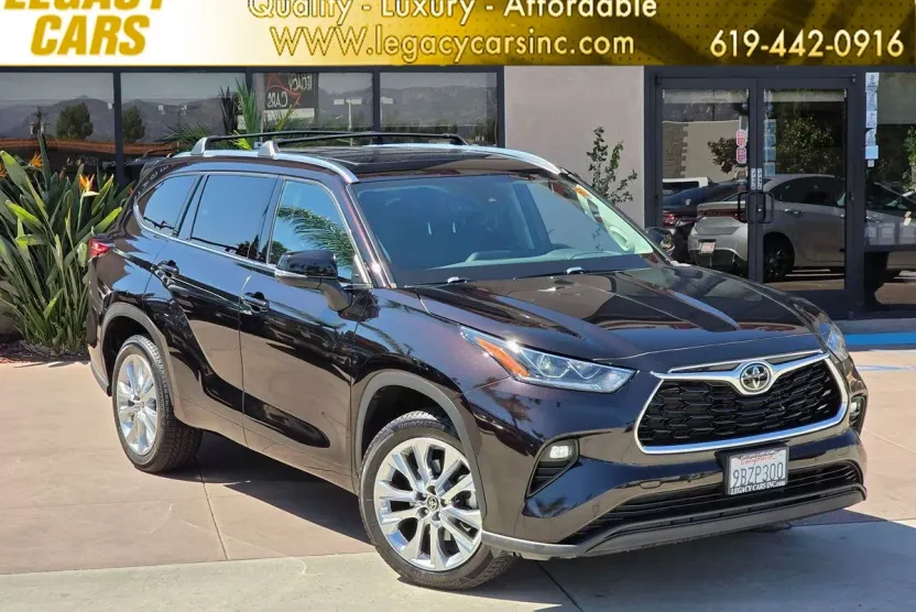 2022 Toyota Highlander Limited photo 1