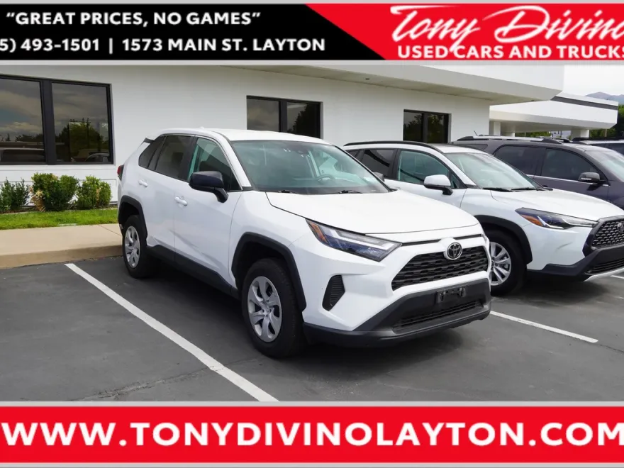 2024 Toyota RAV4 LE photo 1