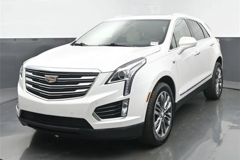 2019 Cadillac XT5 Luxury photo 1
