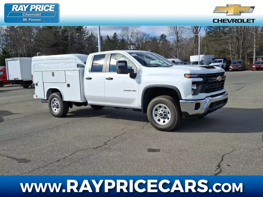 2025 Chevrolet Silverado 3500HD photo 1
