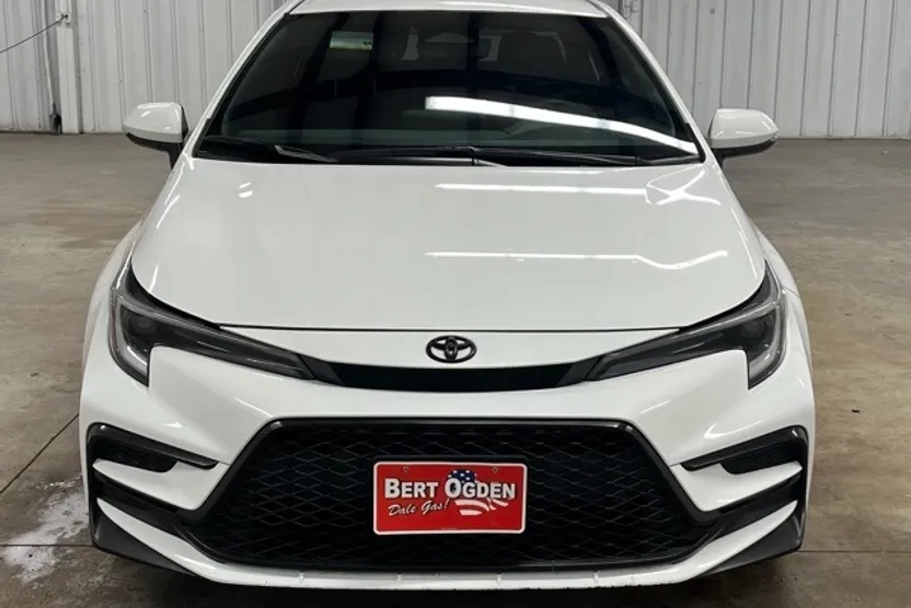 2023 Toyota Corolla SE photo 1