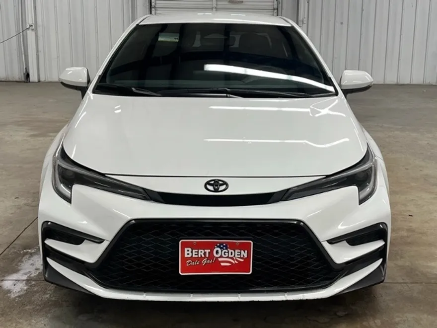 2023 Toyota Corolla SE photo 1