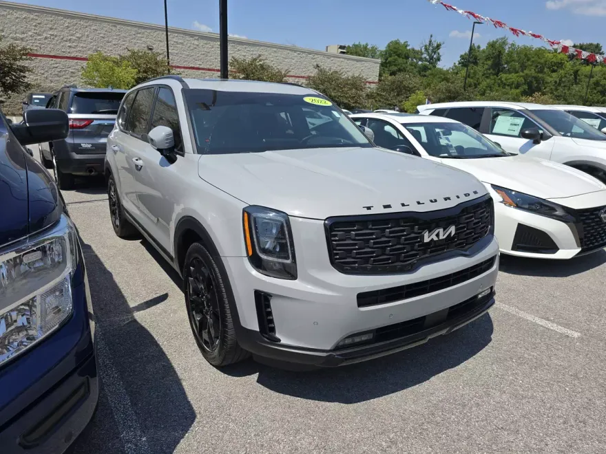 2022 Kia Telluride SX photo 1