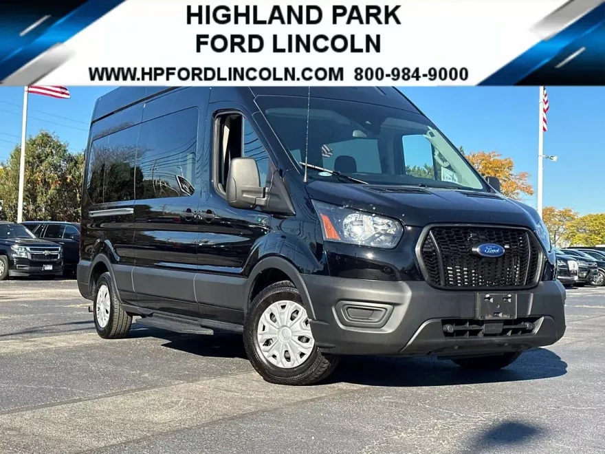 2023 Ford Transit Passenger XL photo 1