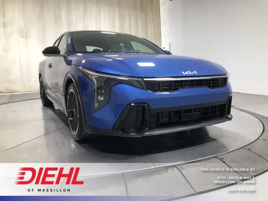 2025 Kia K4 GT-Line photo 1