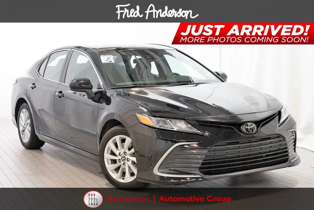 2024 Toyota Camry LE photo 1