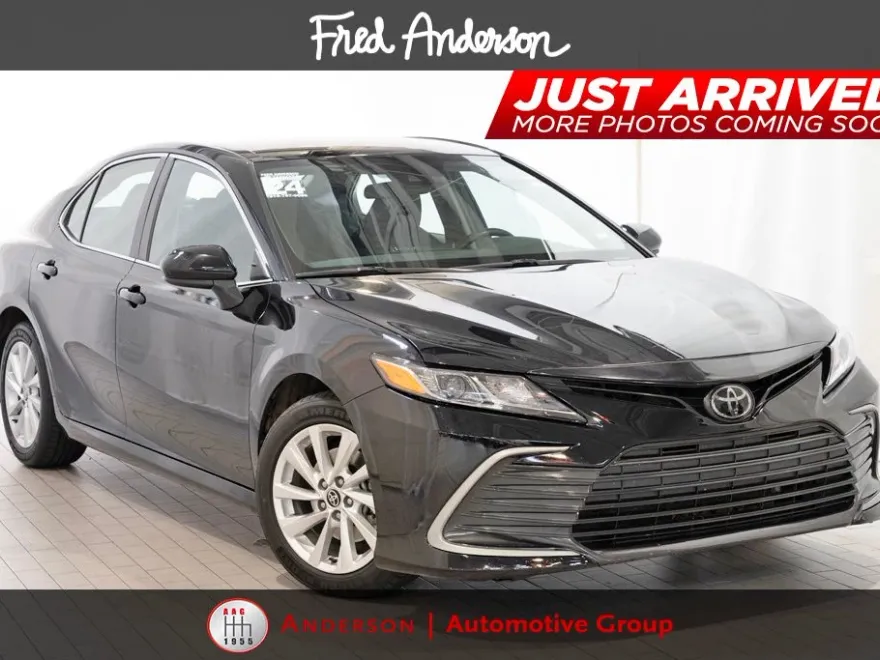 2024 Toyota Camry LE photo 1