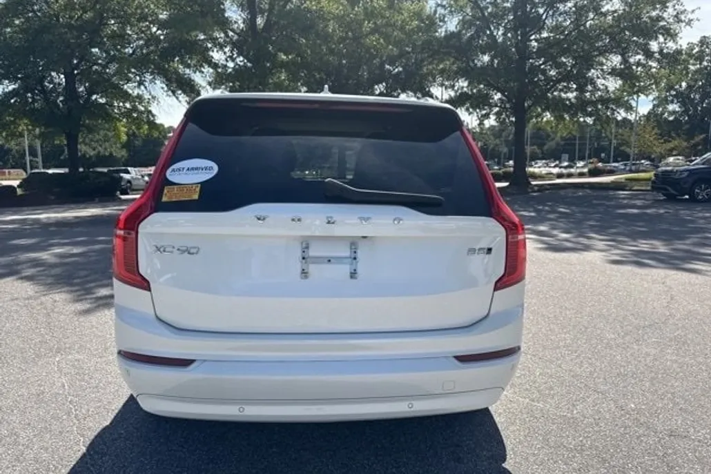 2023 Volvo XC90 Core photo 1
