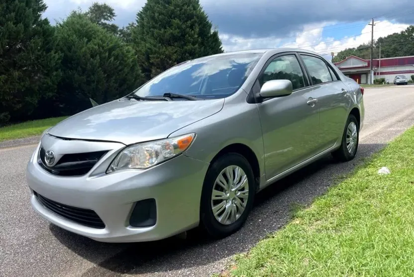 2011 Toyota Corolla photo 1