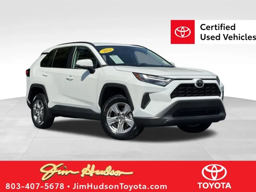 2023 Toyota RAV4 XLE photo 1