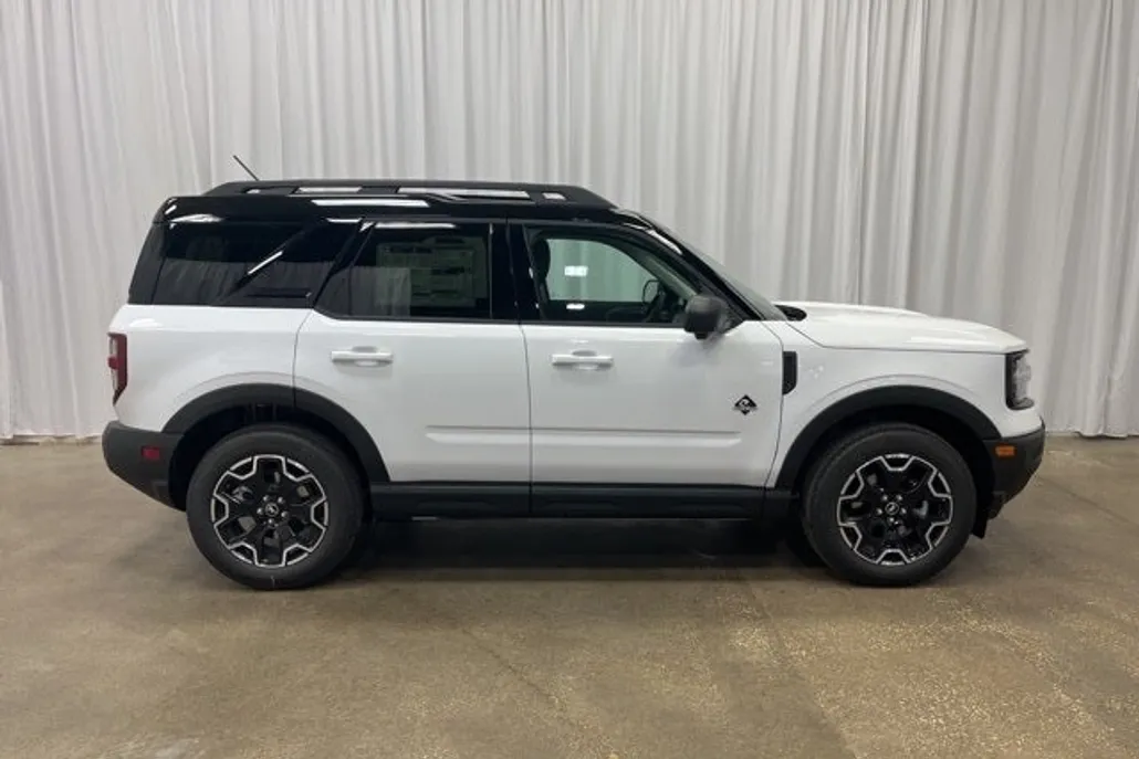 2025 Ford Bronco Sport Outer Banks photo 1