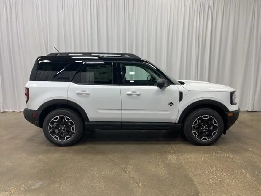2025 Ford Bronco Sport Outer Banks photo 1