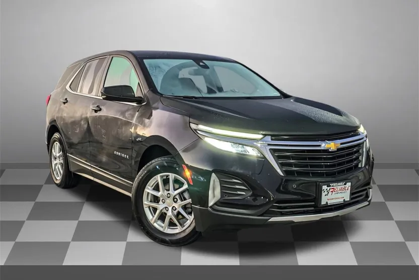 2024 Chevrolet Equinox LT photo 1