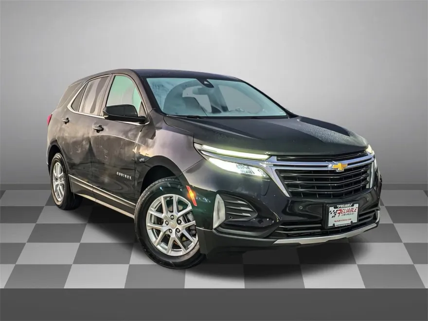 2024 Chevrolet Equinox LT photo 1