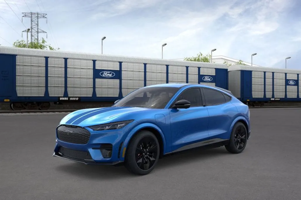 2025 Ford Mustang Mach-E GT photo 1