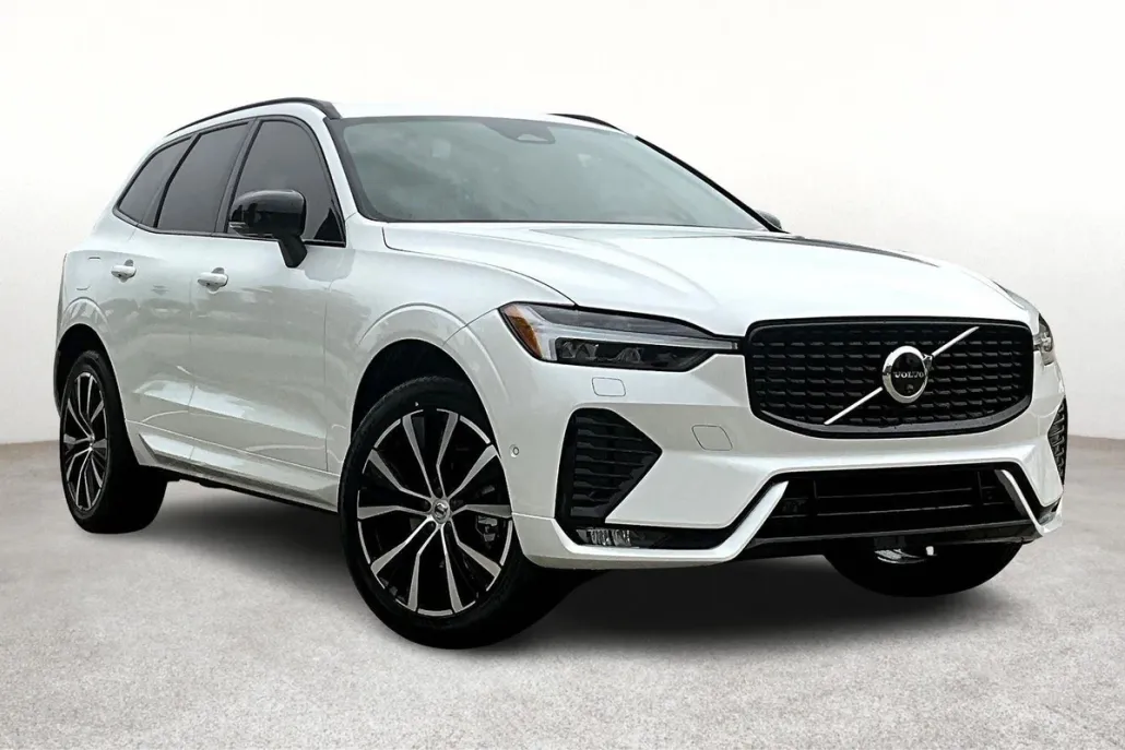 2025 Volvo XC60 B5 Plus photo 1