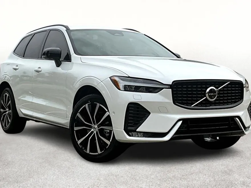 2025 Volvo XC60 B5 Plus photo 1