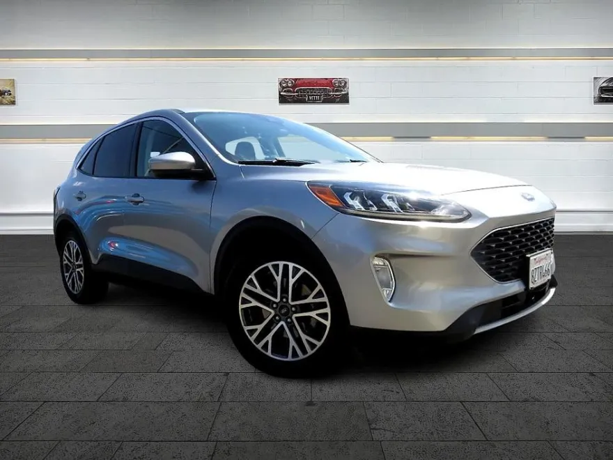 2022 Ford Escape SEL photo 1