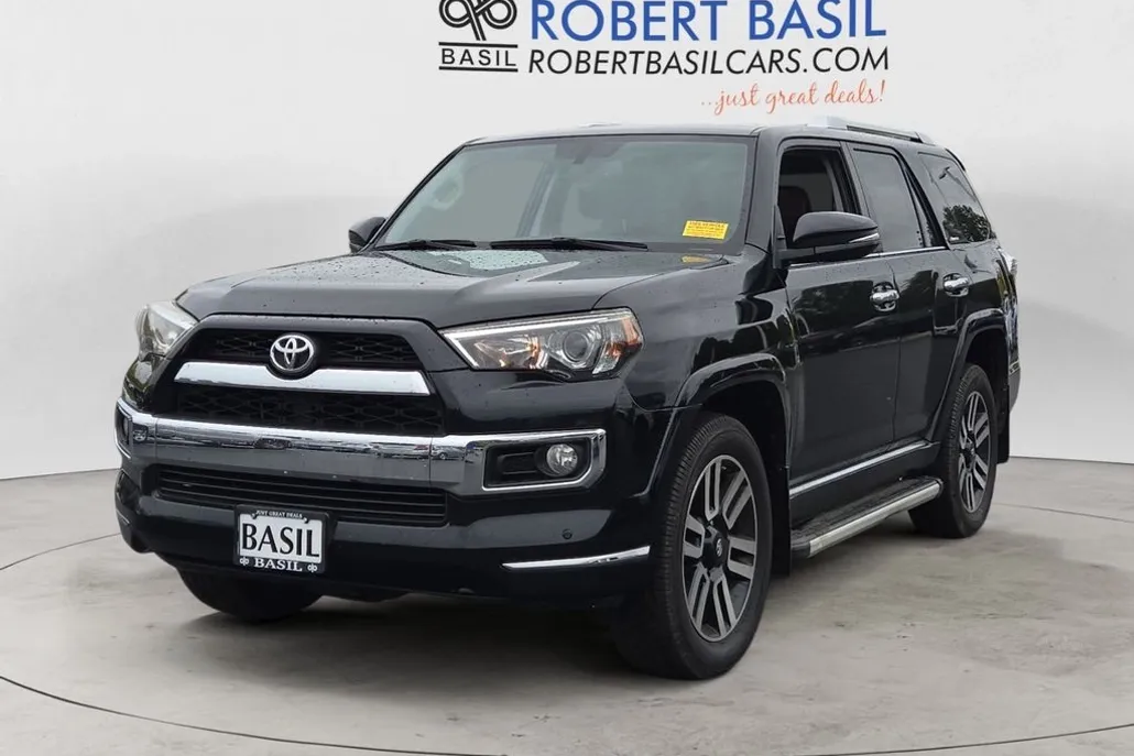 2017 Toyota 4Runner Limited photo 1