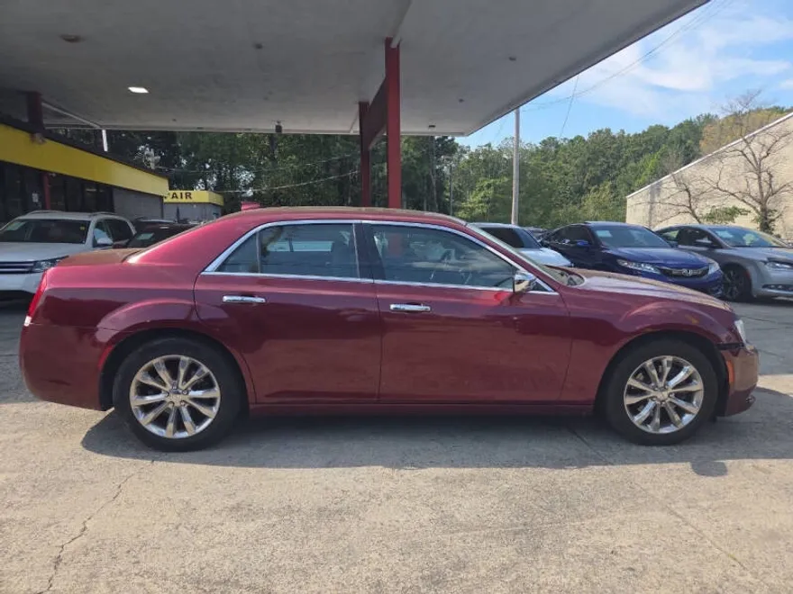 2020 Chrysler 300 Limited photo 1