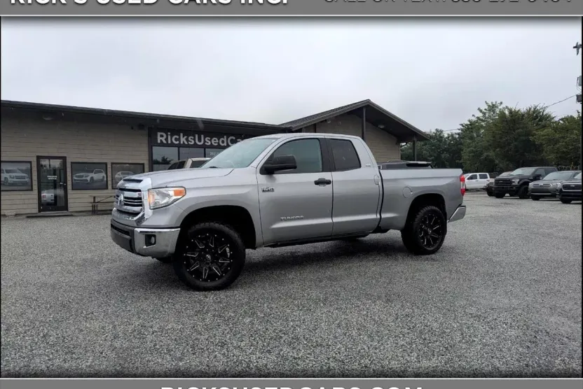 2016 Toyota Tundra SR5 Double Cab photo 1