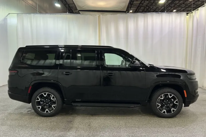 2025 Jeep Wagoneer Series II Overland photo 1