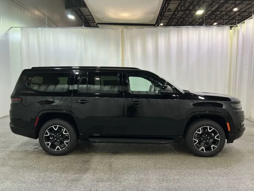 2025 Jeep Wagoneer Series II Overland photo 1