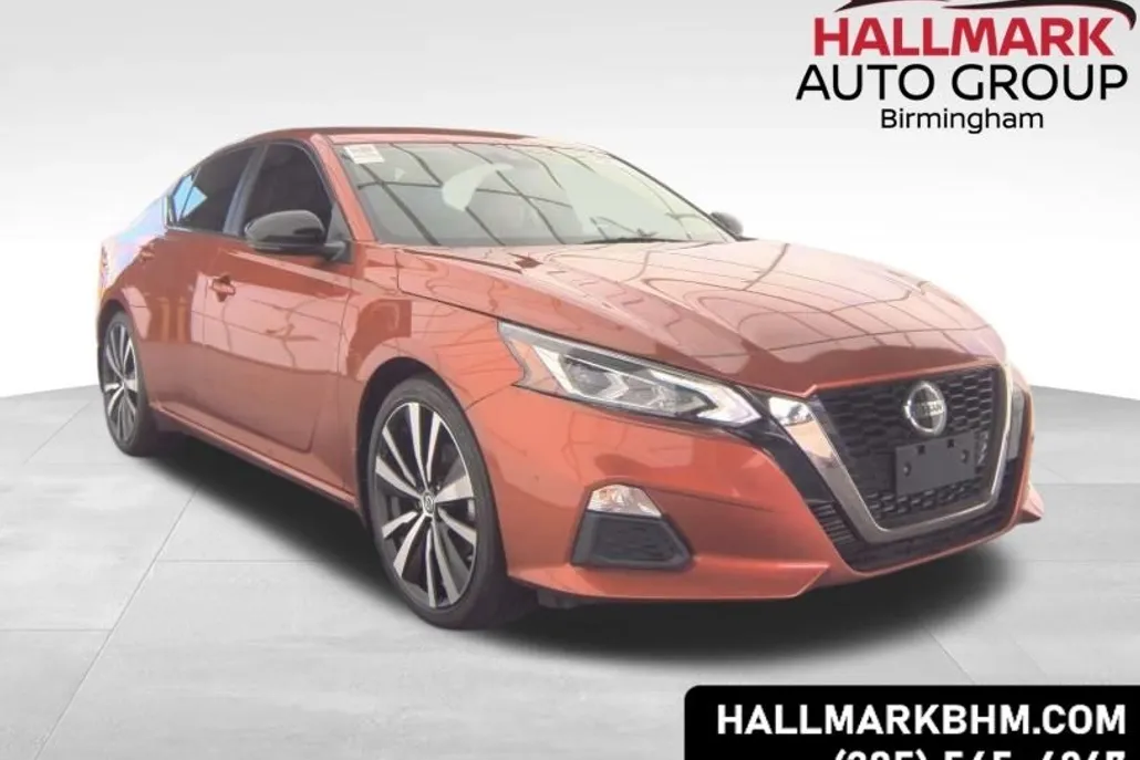 2022 Nissan Altima SR photo 1
