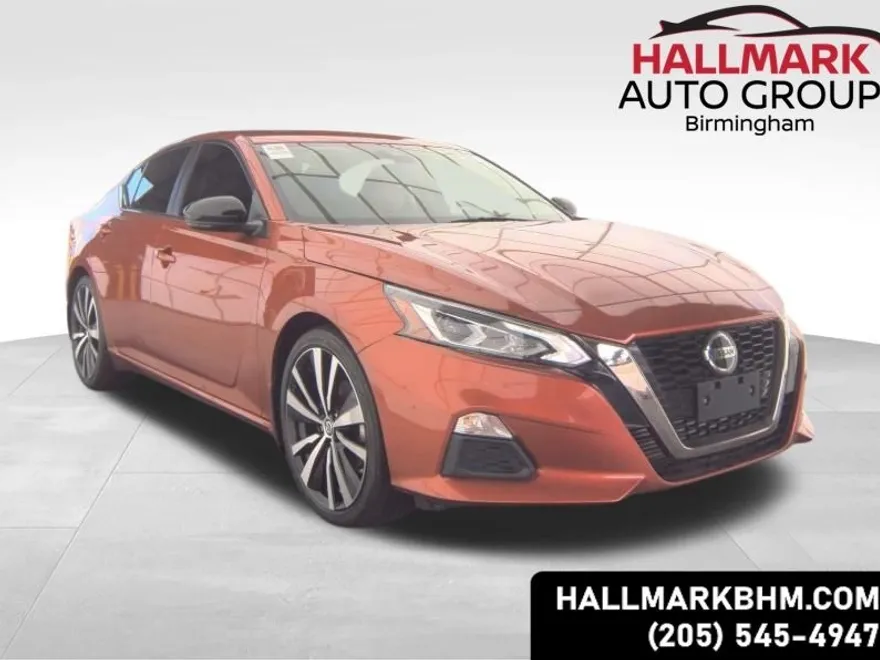 2022 Nissan Altima SR photo 1