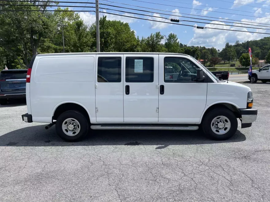 2023 Chevrolet Express Cargo Van photo 1
