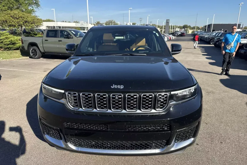 2021 Jeep Grand Cherokee L Summit photo 1
