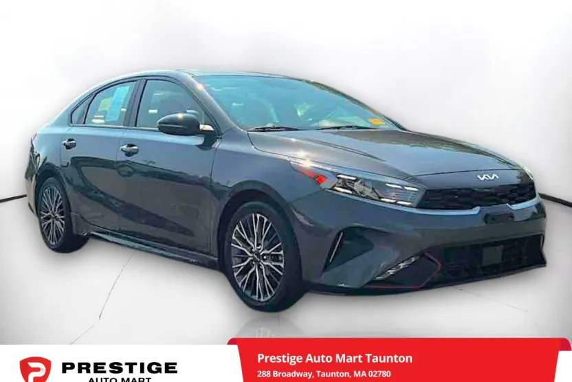 2022 Kia Forte GT-Line photo 1