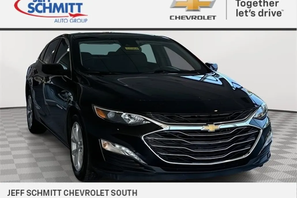 2024 Chevrolet Malibu 1LT photo 1