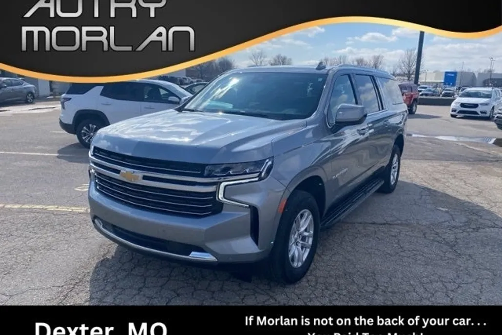 2023 Chevrolet Suburban LT photo 1