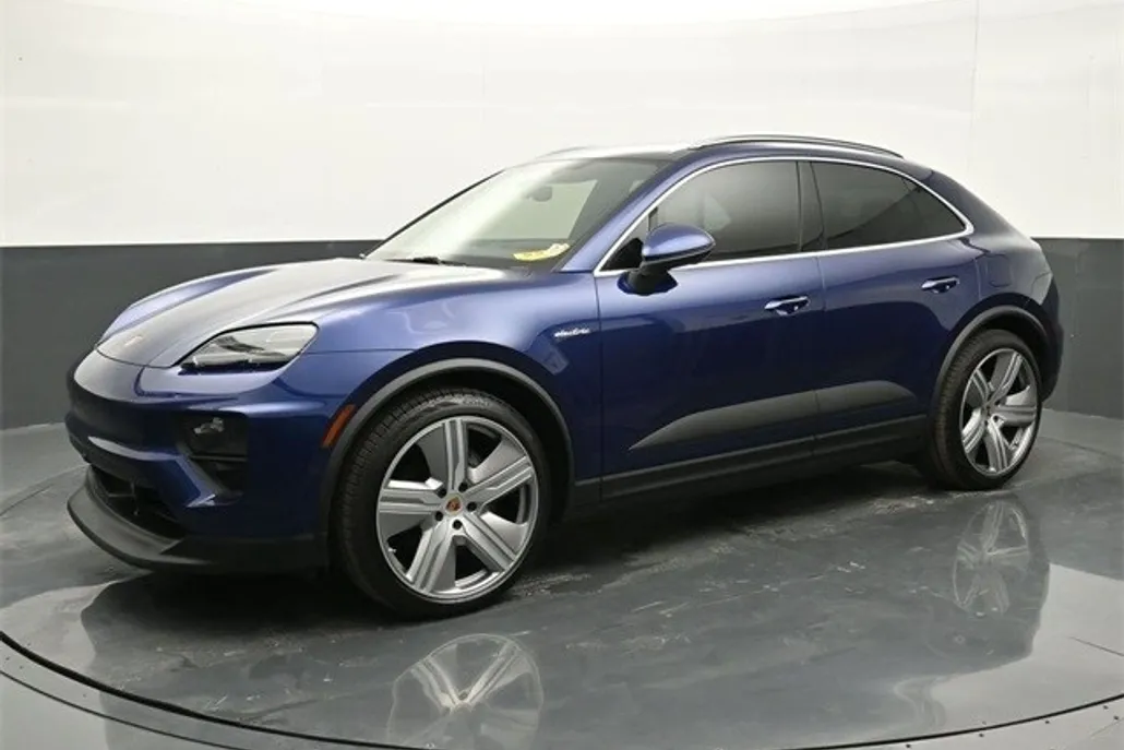 2024 Porsche Macan Electric 4 photo 1