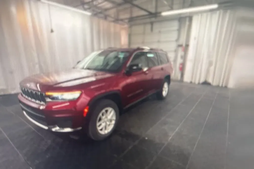 2023 Jeep Grand Cherokee Limited photo 1